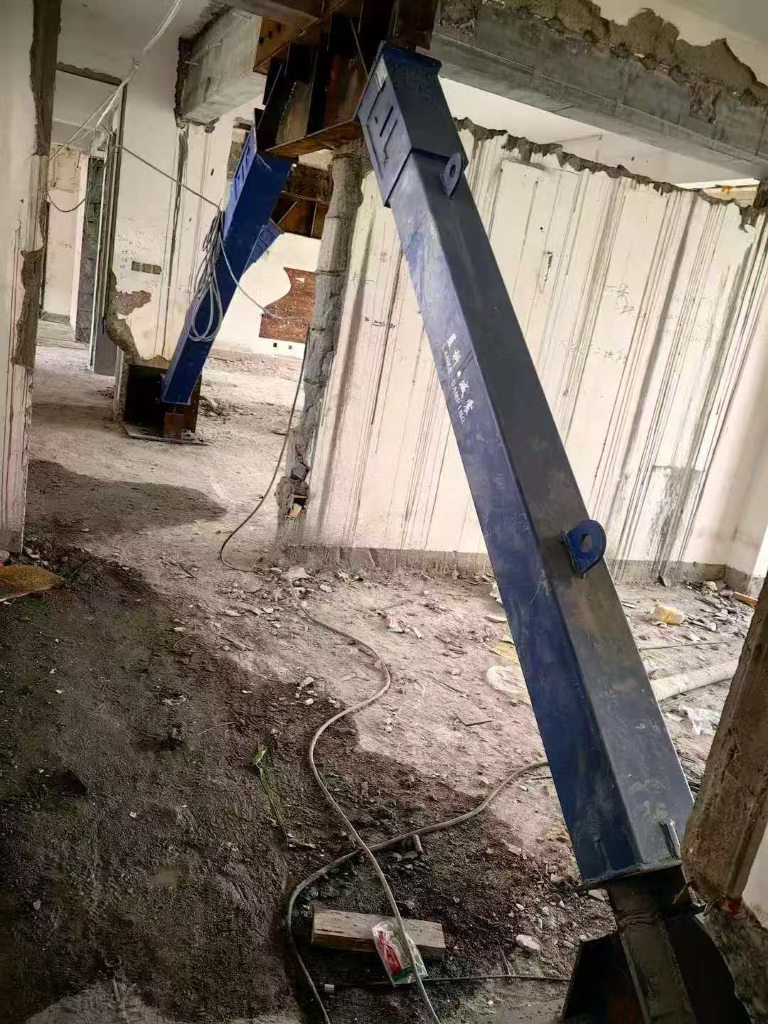 海兴柱子粘钢加固施工工艺